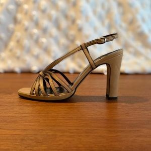 Vintage Anne Klein tan strappy slingback heels 7